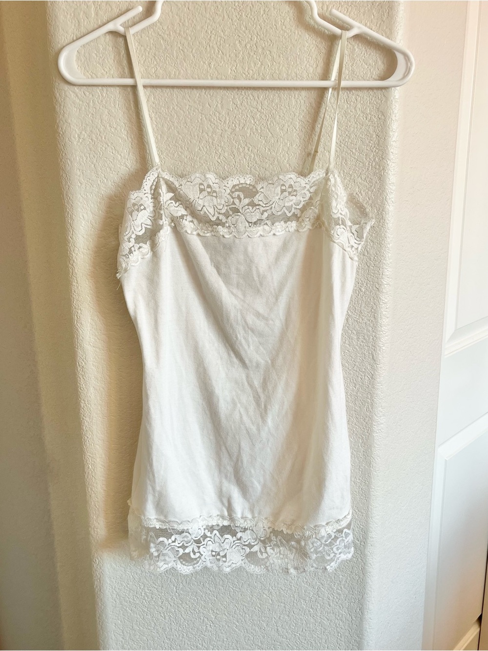 V.1 Couture Cream/Off-White Lace Camisole